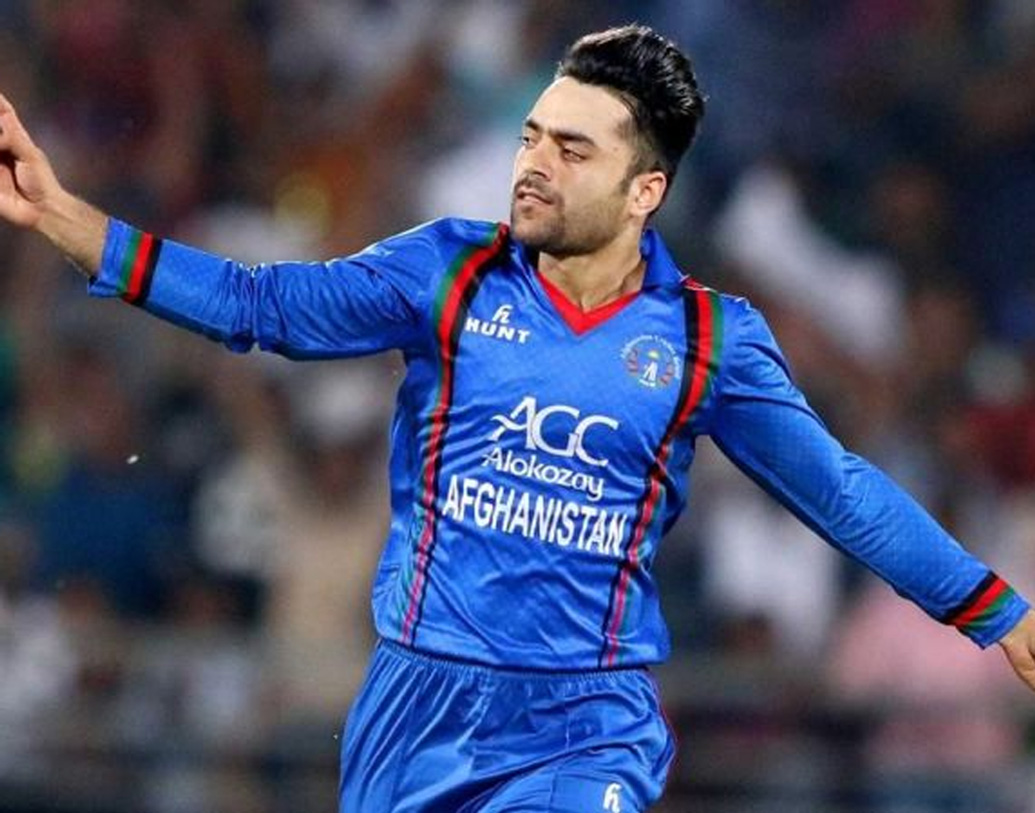 রশিদ খান: আফগানিস্তানের এই তারকা দলের অন্যতম বড় ভরসা। ফিল্ডিংও চমৎকার করেন। ব্যাটিংটাও খারাপ করেন না তিনি।