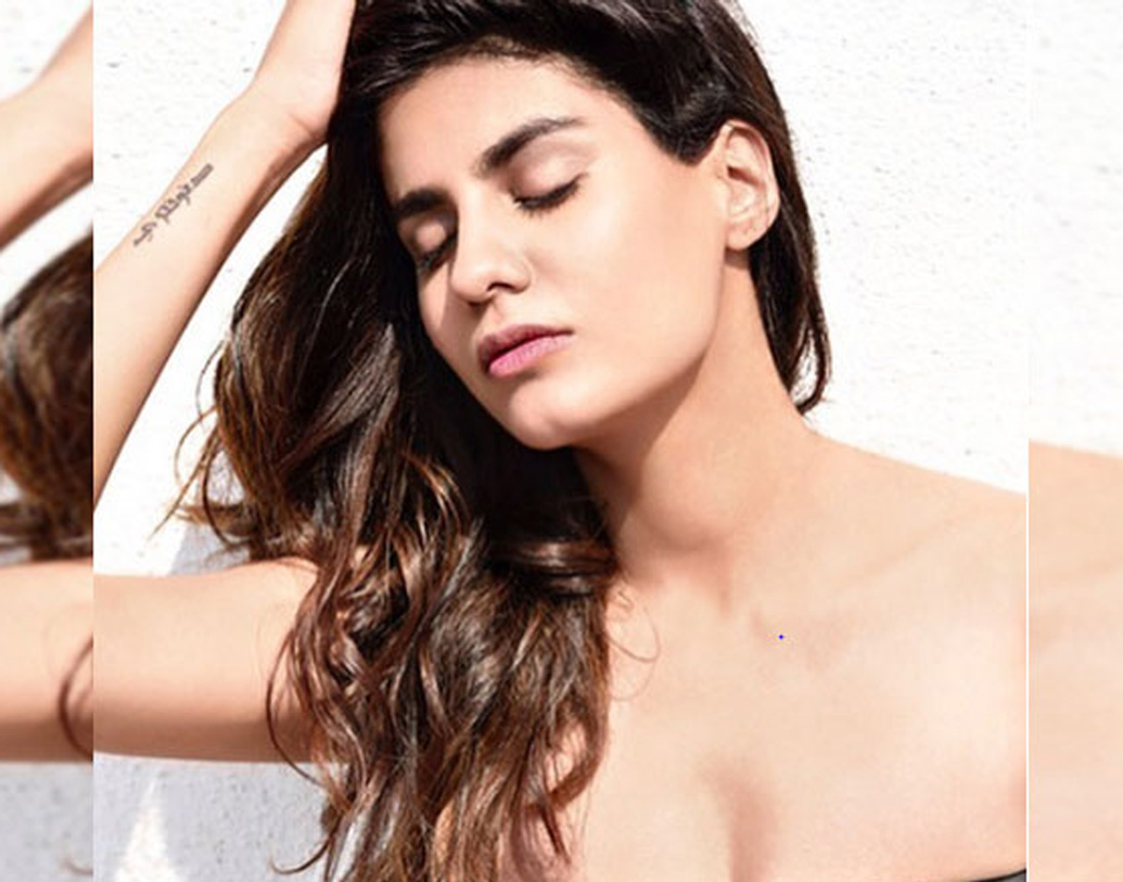 ছোট থেকেই মঞ্চে অভিনয় করতেন তিনি। দক্ষতা রয়েছে ভরতনাট্যম, কুচিপুডির মতো শাস্ত্রীয় নৃত্যেও।