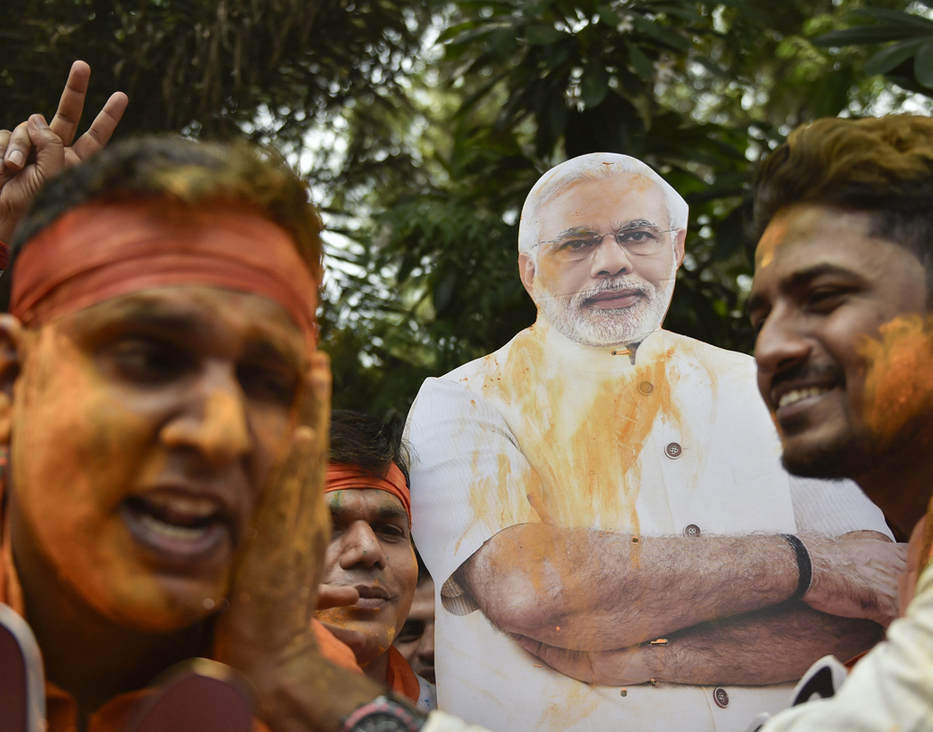 অকংগ্রেসি প্রধানমন্ত্রী হিসেবে নরেন্দ্র মোদীই প্রথম, যিনি পর পর দু’ বার ক্ষমতায় আসতে চলেছেন।