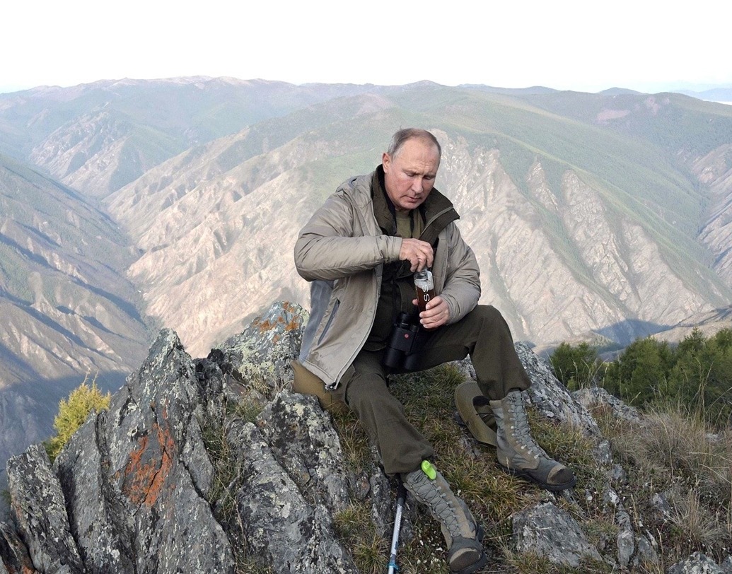 ২০১৯-এর লোকসভা নির্বাচনে সারা দেশে গেরুয়া ঝড়ের সামনে বিরোধীরা কার্যত ধরাশায়ী। বিজেপির এই বিপুল জয়ের জন্য নরেন্দ্র মোদীর পাশাপাশি বিজেপিকেও শুভেচ্ছা জানিয়েছেন রাশিয়ার প্রেসিডেন্ট ভ্লাদিমির পুতিন। ফোন বা টুইট নয়, টেলিগ্রামের মাধ্যমে মোদীকে এই শুভেচ্ছা জানান তিনি।