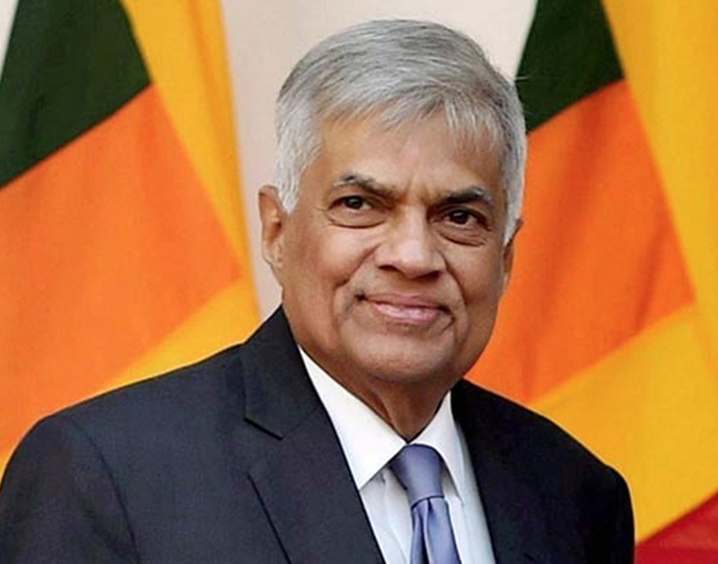 মোদীকে শুভেচ্ছা জানিয়েছেন ভারতের দক্ষিণের দ্বীপরাষ্ট্রের প্রধানও। শ্রীলঙ্কার প্রধানমন্ত্রী রনিল বিক্রমসিঙ্ঘে মোদীকে শুভেচ্ছা জানানোর পাশাপাশি দু’জনে কাঁধে কাঁধ মিলিয়ে কাজ করার কথাও বলেছেন।