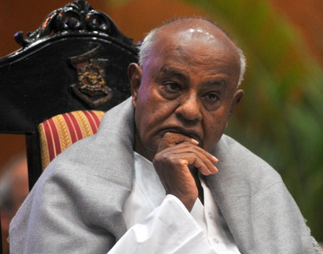 কর্নাটকের টুমকুর থেকে পরাজিত হলেন এইচ ডি দেবগৌড়া। ১৩,৩৩৯ ভোটে পরাজিত হলেন জেডিএসের প্রবীণ নেতা। জিতলেন বিজেপির জি এস বাসবরাজ।