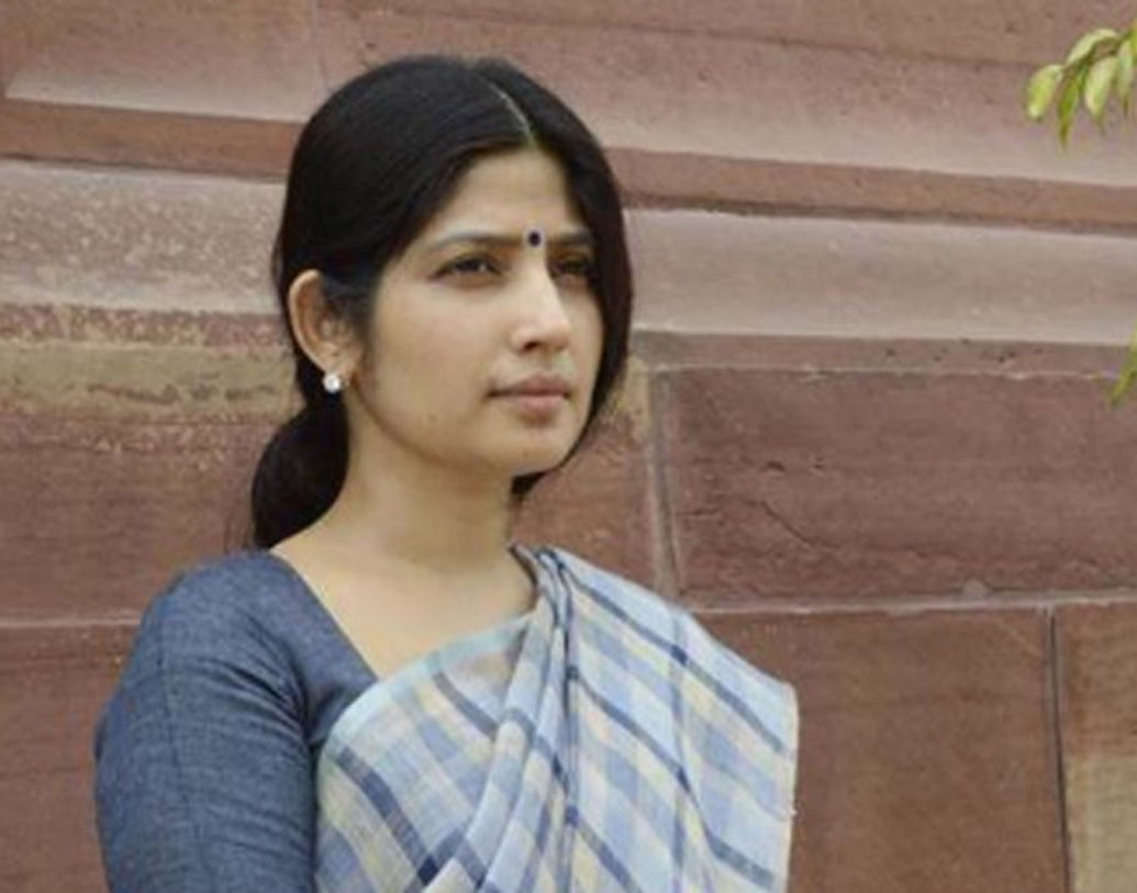 উত্তরপ্রদেশের কনৌজ থেকে প্রতিদ্বন্দ্বিতা করেছিলেন এসপি প্রার্থী ডিম্পল যাদব। ১,২৩৫৩ ভোটে নিকটতম প্রতিদ্বন্দ্বী সুব্রত পাঠকের কাছে হেরে গেলেন মুলায়মের পুত্রবধূ।