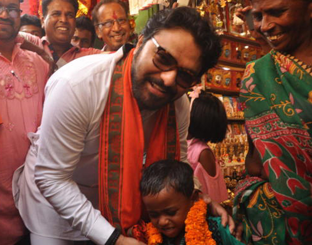 বাবুল সুপ্রিয়: গত বারের সাংসদ বাবুল আসানসোল চষে বেড়িয়েছেন পাঁচ বছর। তার ফলও মিলেছে হাতেনাতে। মুনমুন সেনকে হারিয়ে বিজেপিকে সেখান থেকে জয় পাইয়ে দিয়েছেন তিনি।