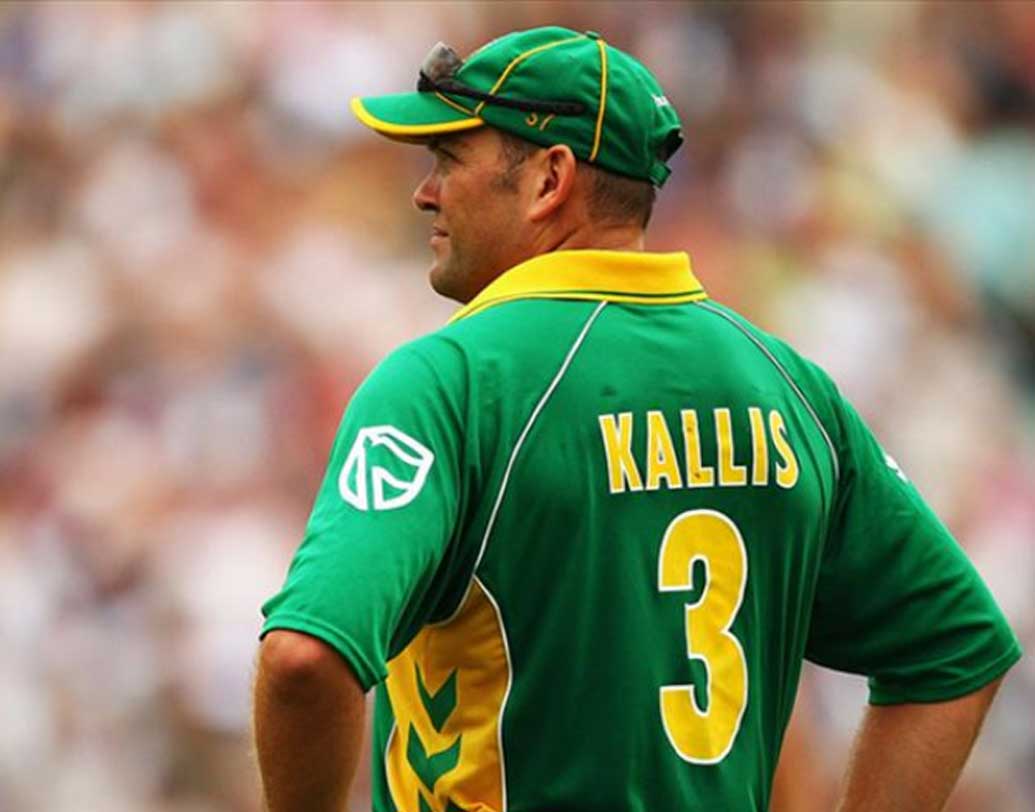 জাক কালিস: বিশ্বের অন্যতম সেরা অলরাউন্ডার। দলের শোচনীয় অবস্থাতেও ব্যাটে-বলে লড়াই চালিয়ে দলকে অনেক ম্যাচে টেনে তুলেছেন। অনেক রেকর্ডের অধিকারী হওয়া সত্ত্বেও বিশ্বকাপ জেতা হয়নি তাঁর।