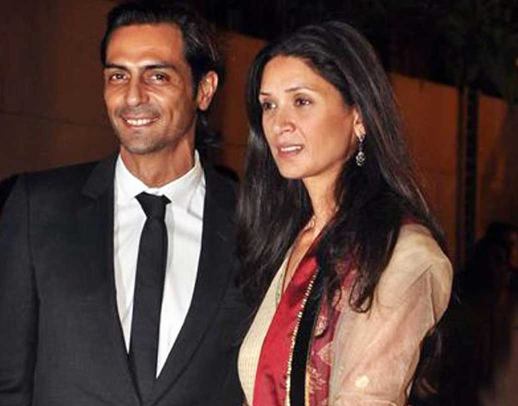 গ্যাব্রিয়েলার সঙ্গে সম্পর্কে আগে মেহেরের সঙ্গে ২০ বছরের দাম্পত্য সম্পর্কে ছিলেন অর্জুন। ইন্ডাস্ট্রি সূত্রে খবর, ২৫ জুলাই, ২০১৮-এ সেপারেশনের কথা ঘোষণা করেন অর্জুন-মেহের। কিন্তু এখনও তাঁদের আইনত বিচ্ছেদ হয়নি।