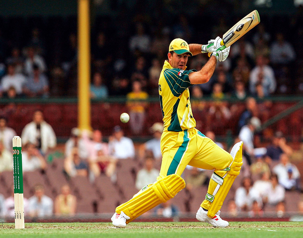 তিন নম্বরে রাখতে হবে রিকি পন্টিংকে। পর পর দু’বার বিশ্বকাপজয়ী দলের ক্যাপ্টেন তিনি। ২০০৩ সালে বিশ্বকাপ ফাইনালে ভারতের বিরুদ্ধে ১৪০ রানে অপরাজিত ছিলেন পন্টিং। মিডল অর্ডারের অন্যতম নির্ভরযোগ্য ব্যাটসম্যান তিনি।