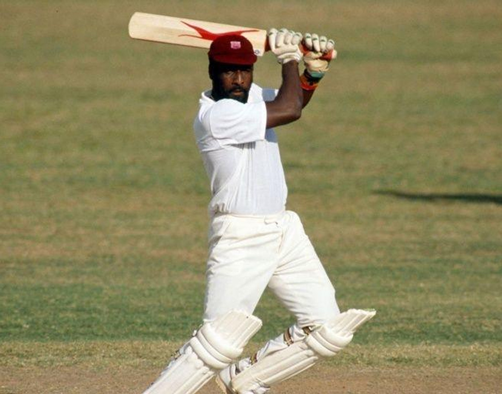 স্যর ভিভিয়ান রিচার্ডসকে রাখতেই হবে চার নম্বরে। ১৯৭৯ সালে ১৩৮ রানে অপরাজিত ছিলেন তিনি। ওয়েস্ট ইন্ডিজের স্কোর তার আগে ছিল ৩ উইকেটে ৫৫। এর পর ১০ ওভারে মাত্র ৩৫ রান দিয়ে ইংল্যান্ডকে ৯২ রানে বেঁধে ফেলেন ভিভ।