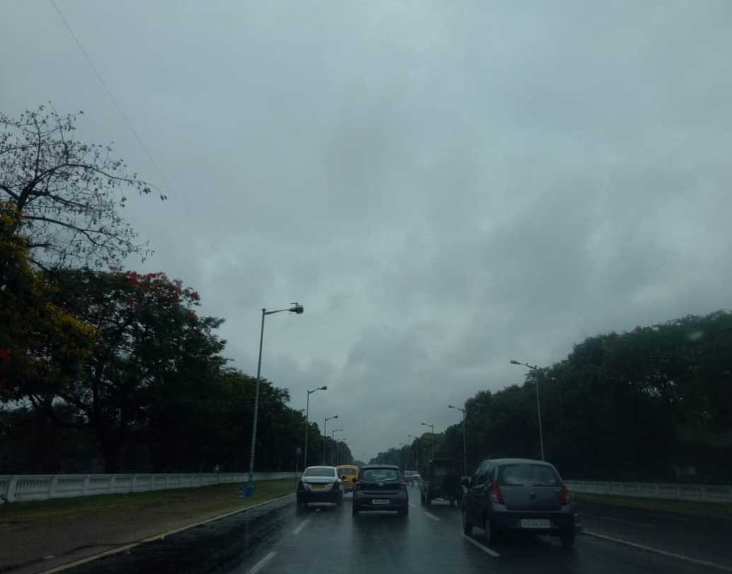 কলকাতা বা রাজ্যের ক্ষেত্রে বাতাসের গতিবেগ ৮০-১০০ কিমি পর্যন্ত হওয়ার কথা। তবে প্রবল শক্তিশালী ফণীর ক্ষেত্রে আশঙ্কা খানিকটা থাকছেই।