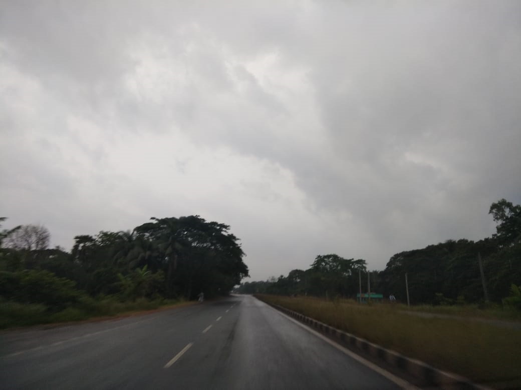 আয়লার থেকেও এটি আরও বেশি বিপজ্জনক। কারণ ফণীর বিস্তৃতিটা অনেকটাই বেশি। উপগ্রহ চিত্র থেকে আলিপুর আবহাওয়া দফতরও সে বিষয়ে নজর রাখছে।