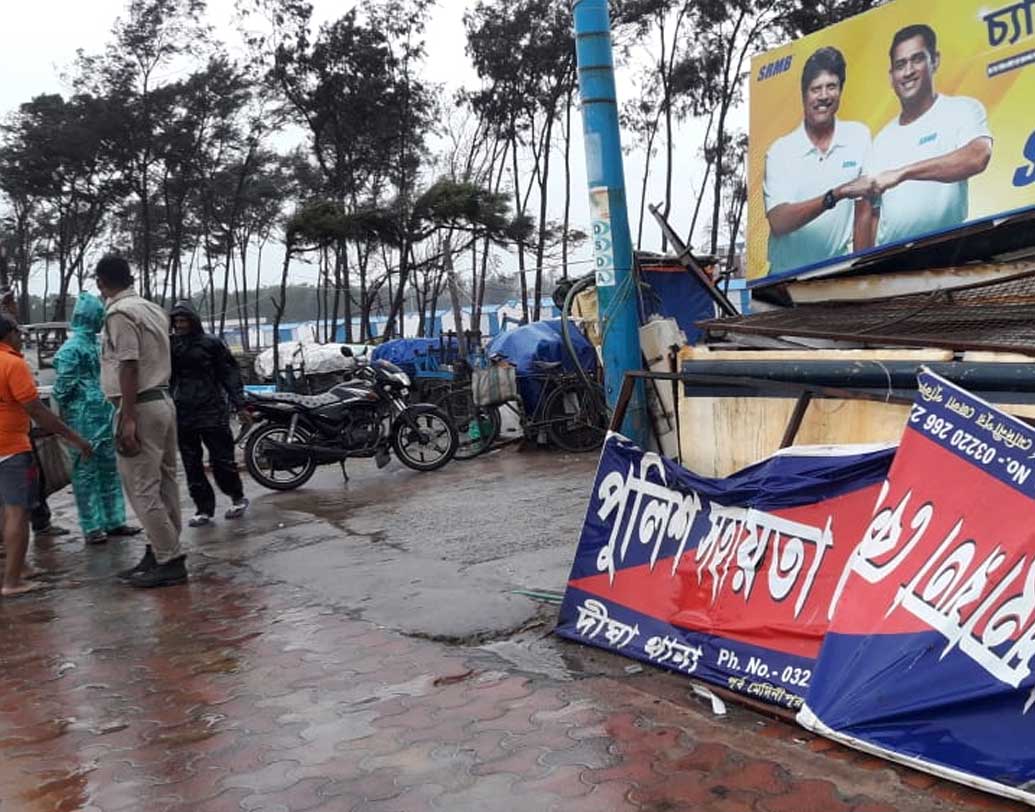 পুরী সংলগ্ন গোপালপুরে (গঞ্জামের ‘গোপালপুর অন সি’ নয়) এটি আছড়ে পড়েছে। এর পরে তটরেখা ধরে সেটি পশ্চিমবঙ্গে প্রবেশ করে দক্ষিণবঙ্গের উপর দিয়ে বাংলাদেশের দিকে চলে যাওয়ার কথা।