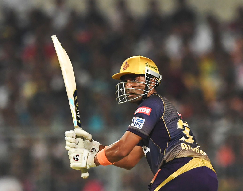 ছয় নম্বরে নামার কথা রবীন উথাপ্পার। তিনি ব্যাটে-বলে দক্ষ। মিডল অর্ডারের বড় ভরসা হতে পারেন।