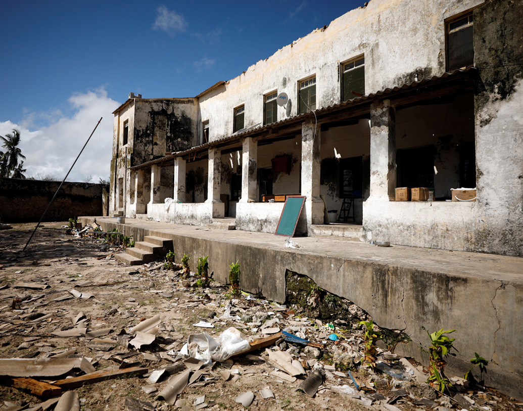 মাস খানেক আগে ইদাই ঘূর্ণিঝড়ে আফ্রিকায় প্রাণ হারিয়েছিলেন প্রায় ৭৫০ স্থানীয় মানুষ। কেনেথও ভয়াবহ রূপেই হামলা করেছে।