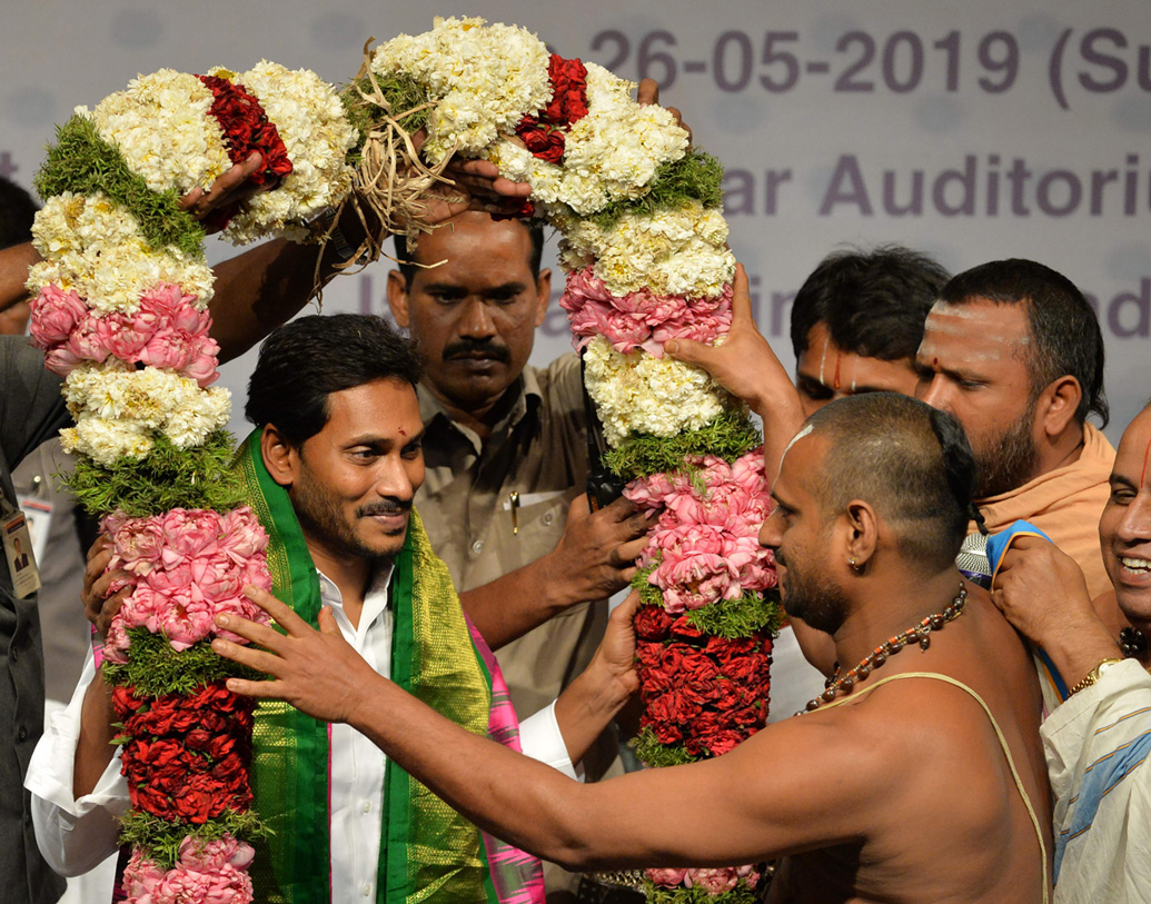 অন্ধ্রপ্রদেশের মুখ্যমন্ত্রী জগন মোহন রেড্ডি, দিল্লির মুখ্যমন্ত্রী অরবিন্দ কেজরিওয়াল, কর্নাটকের মুখ্যমন্ত্রী এইচ ডি কুমারস্বামী, তেলঙ্গানার মুখ্যমন্ত্রী কে চন্দ্রশেখর রাওয়ের আসার কথা।