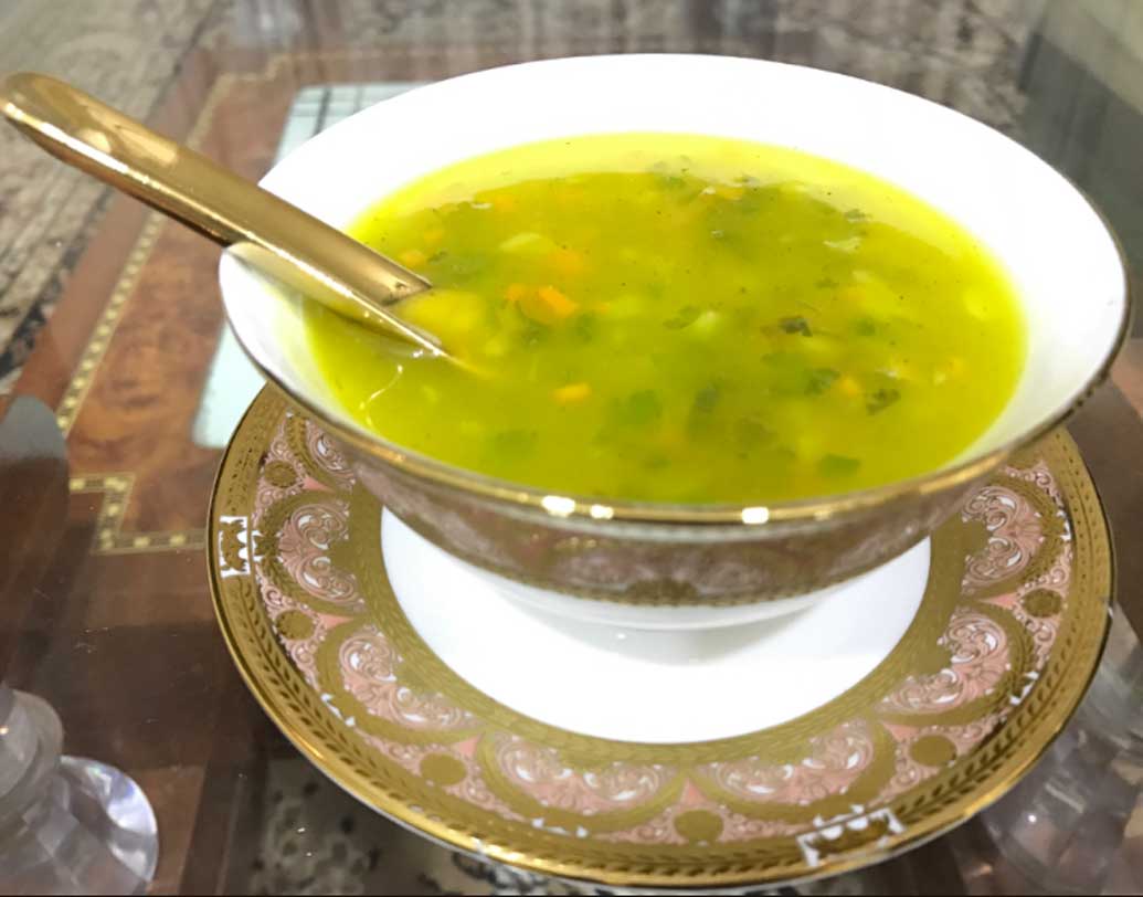 লেমন করিয়েন্ডার স্যুপ দিয়ে শুরু হবে নৈশভোজ। ডাল রাইসিনা ছাড়াও থাকছে বিভিন্ন মাছের পদ, চিকেন এবং অনেক রকমের সবজি।