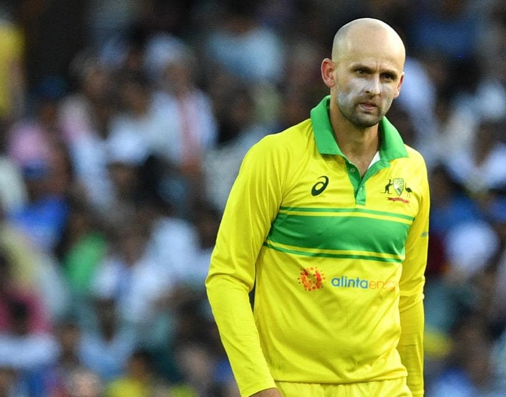 নাথান লায়ন অস্ট্রেলিয়ার হয়ে দক্ষতা প্রমাণ করবেন এ বছরে, এমনটাই মনে করছেন ক্রিকেট বিশেষজ্ঞরা। অস্ট্রেলিয়া দলটাকে ধরে রাখতে এই স্মার্ট বোলার সাহায্য করেছেন, এটাও ঠিক।