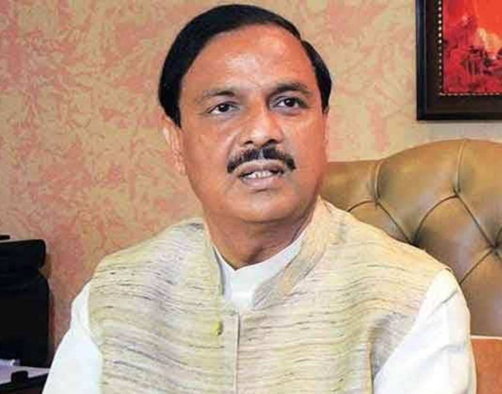 মন্ত্রিসভায় জায়গা হল না মহেশ শর্মার। সংস্কৃতি দফতরের স্বাধীন প্রতিমন্ত্রী ছিলেন একটা সময়ে। এ ছাড়াও বনমন্ত্রক, পরিবেশ, জলবায়ু পরিবর্তন বিভাগের প্রতিমন্ত্রীও ছিলেন। কিন্তু এ বছরের মন্ত্রিসভায় জায়গা পাননি তিনি।