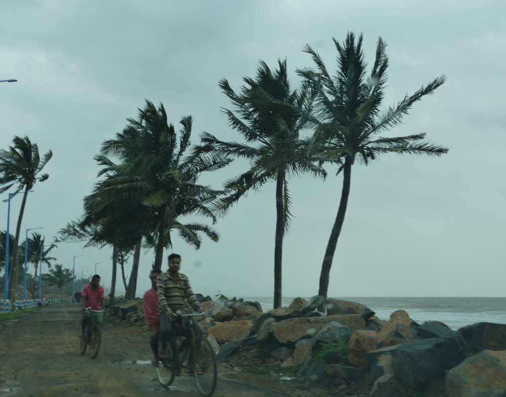 মূলত দুই মেদিনীপুর, নদিয়া, মুর্শিদাবাদ, দক্ষিণ ২৪ পরগনার একাংশে প্রভাব পড়ে ফণীর।