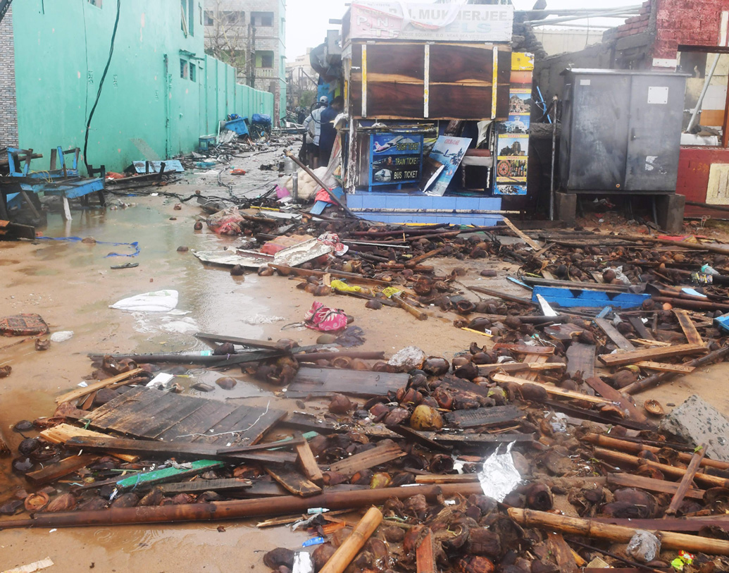 ফণীর তাণ্ডবে লন্ডভন্ড ভুবনেশ্বরের বিজু পট্টনায়ক আন্তর্জাতিক বিমানবন্দর। ওড়িশা সরকার জানিয়েছে, ঝড়ের দাপটে বিপুল ক্ষতি হয়েছে বিমানবন্দরের যন্ত্রপাতির।