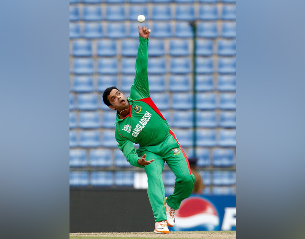 আবদুর রাজ্জাক: ১৫৪টি ওডিআই, ১৩ টেস্ট, ৩৪টি টি২০ খেলেছেন রাজ্জাক। আইপিএলে রয়্যাল চ্যালেঞ্জার্স ব্যাঙ্গালোরের হয়ে একটি মাত্র ম্যাচ খেলেন। ২ ওভার বল করে ২৯ রান দেন। সে ম্যাচে হেরে যায় আরসিবি। পরবর্তীকালে আইপিএলে আর দেখা যায়নি এই বাংলাদেশি ক্রিকেটারকে।