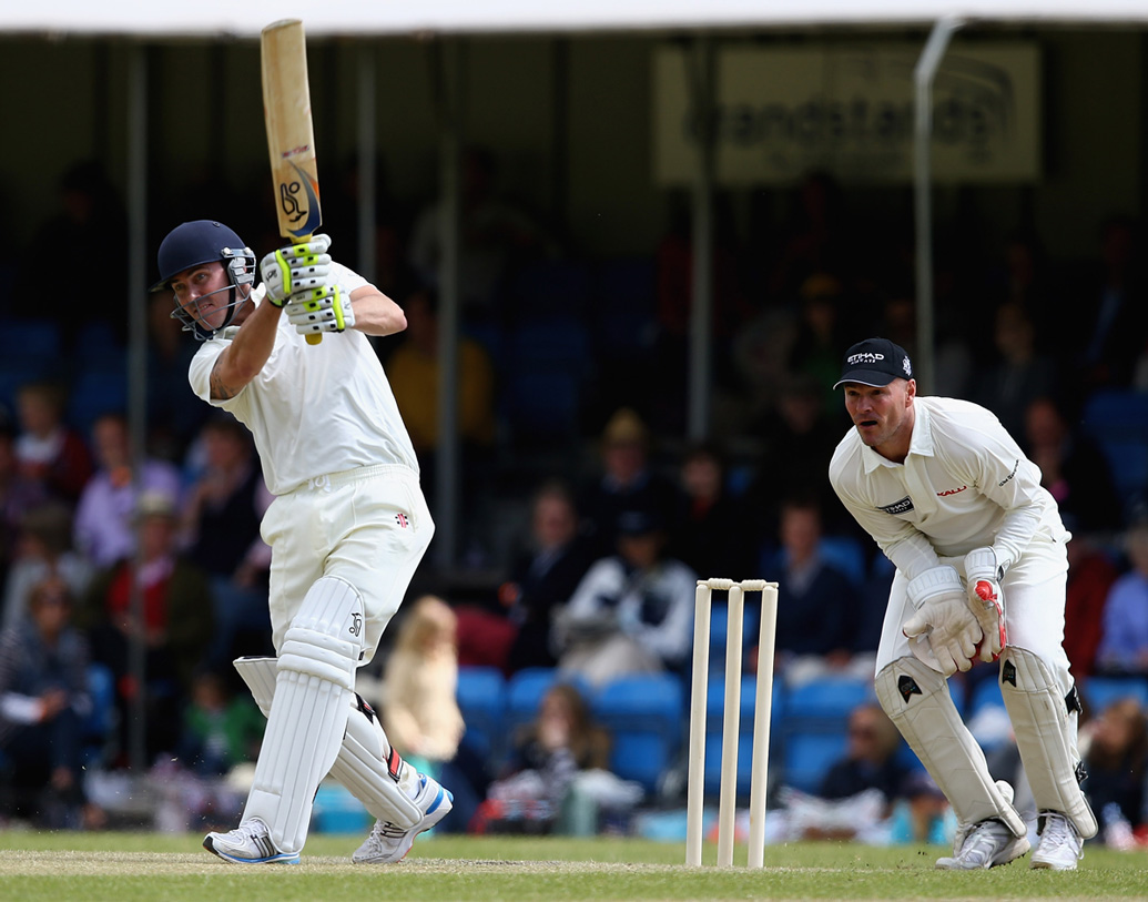 অস্ট্রেলিয়ার ব্যাটসম্যান ড্যামিয়েন মার্টিনকে ২০১০ সালে নিলামে কিনেছিল রাজস্থান রয়্যালস। ২৪ বলে মাত্র ১৯ রান করেছিলেন বিখ্যাত এই অজি। চিন্নাস্বামী স্টেডিয়ামে আরসিবি জিতে যায় সেই ম্যাচ।