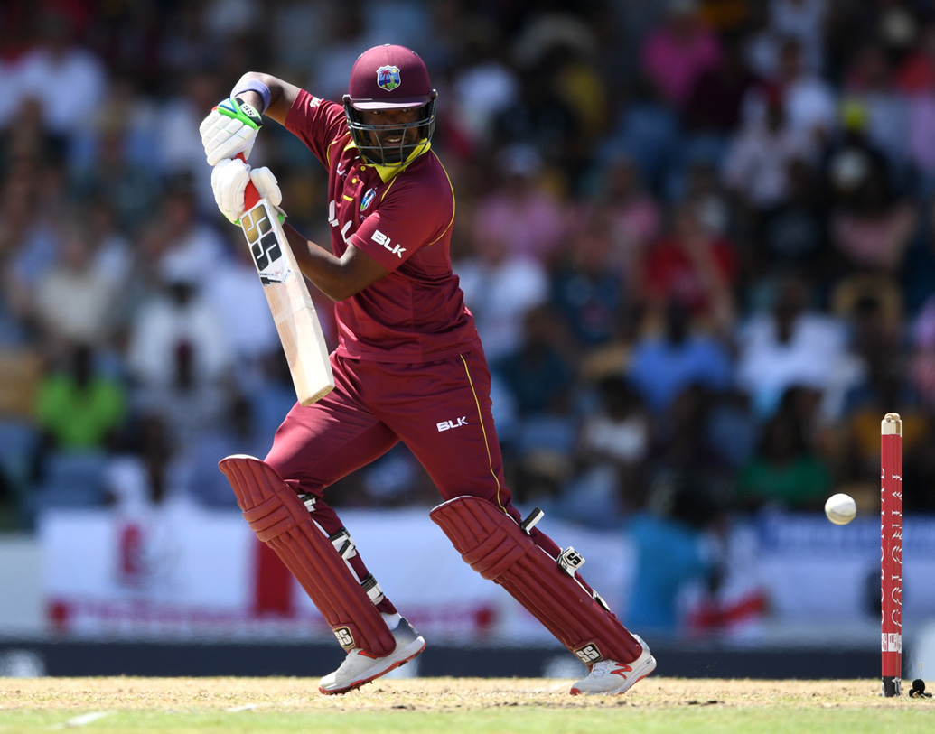 ডারেন ব্রাভো কলকাতা নাইট রাইডার্সের হয়ে ২০১৭ সালে রাইজিং পুণে সুপারজায়ান্টসের বিরুদ্ধে খেলেন। কেকেআর ম্যাচ জেতে, তবে ডারেন পরবর্তীতে সুযোগ পাননি আর।