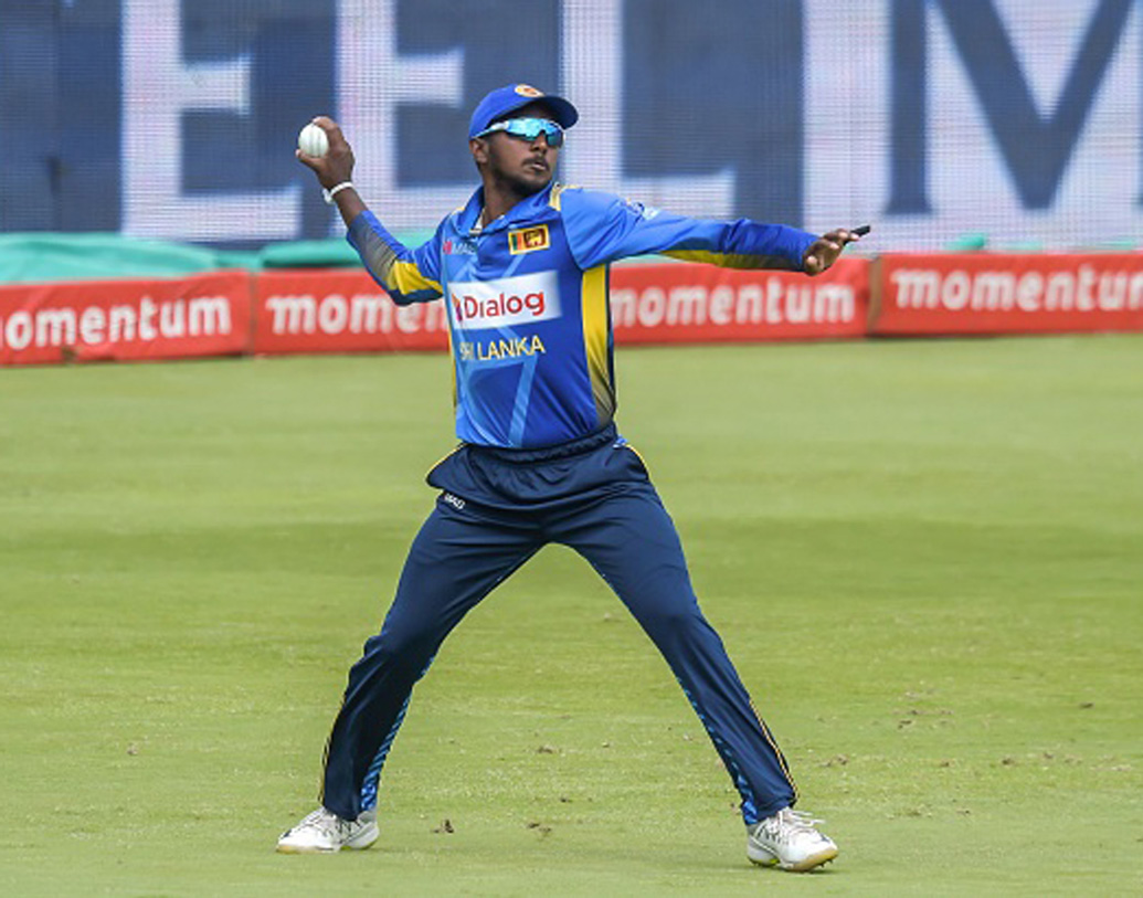 আকিলা ধনঞ্জয়: মুম্বই ইন্ডিয়ানসের হয়ে খেলে ৫ বলে ৪ রান করেন। ৪ ওভার বলে করে ৪৭ রান দেন দিল্লি ক্যাপিটালসের বিরুদ্ধে। শ্রীলঙ্কার এই তারকা স্পিনারকে এখনও পর্যন্ত আইপিএলে আর দেখা যায়নি।