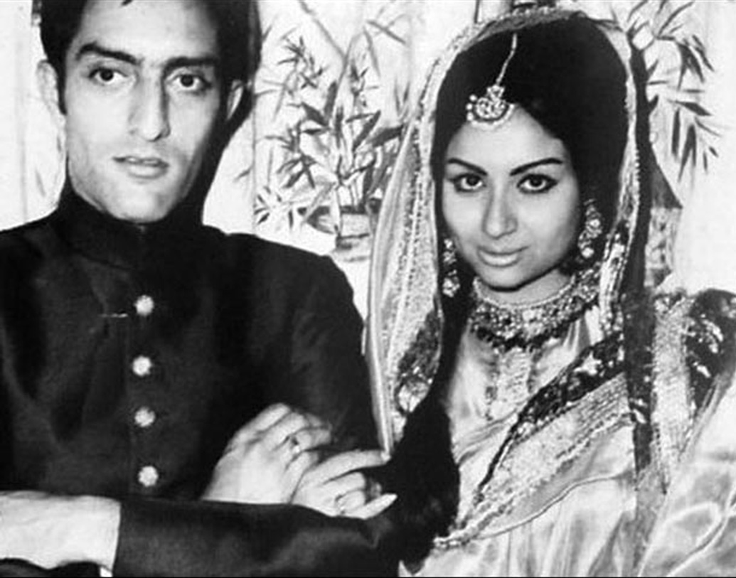 ১৯৬৯ সালে সাত পাকে বাঁধা পড়েন তাঁরা। দু’টি ধর্মমতেই গাঁটছড়া বেঁধেছিলেন তাঁরা। যদিও শর্মিলাকে নাকি আয়েষা বেগম নাম নিতে হয়েছিল। এই নিয়ে বিতর্কও কম হয়নি।