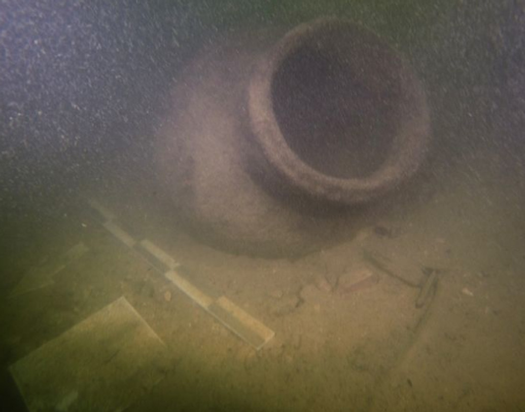 বেঁচে থাকার জন্য মানুষ বলির প্রথা মায়া সভ্যতার অন্যতম বৈশিষ্ট্য ছিল। মায়ানরা বিশ্বাস করতেন, এই বলিদান না হলে চূড়ান্ত অভিশাপ নেমে আসবে তাঁদের উপর। অসুখে জর্জরিত হয়ে, খেতে না পেয়ে মারা যাবেন সবাই। ক্রমে মানুষের অস্তিত্বই লোপ পাবে।