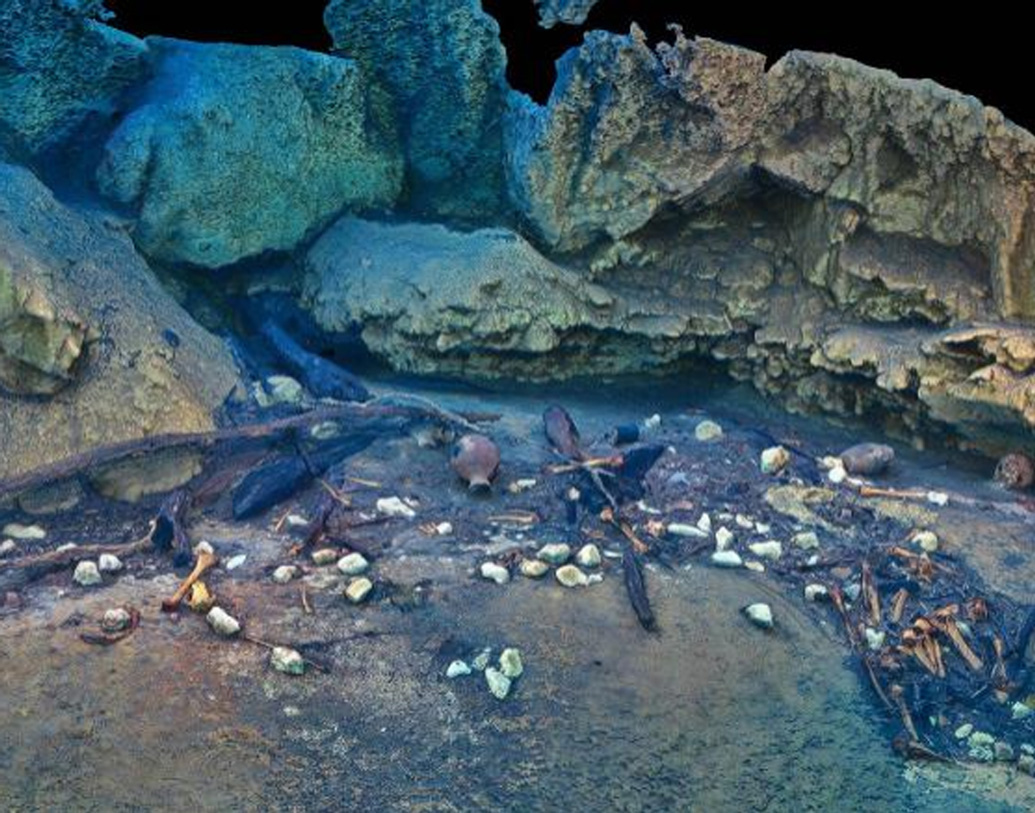 বিশ্বাস ছিল, বলি দেওয়ার পর একটি নির্দিষ্ট পথে সেই মৃত মানুষ পাতালে গিয়ে পৌঁছবে আর তার পরিবর্তে নতুন প্রাণের আবির্ভাব হবে পৃথিবীতে। এতদিনে সেই ‘পথ’টাই খুঁজে পেয়েছেন বলে দাবি করছেন প্রত্নতত্ত্ববিদরা। কিন্তু কেন এমন বিশ্বাস ছিল মায়াদের?