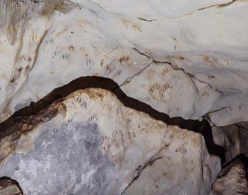 এমন অসুস্থ শিশুদের ওই হ্রদে ফেলে দিয়ে তাঁরা সমাজে খাদ্যের প্রয়োজনীয়তা কতটা সেই বার্তা ঈশ্বরকে দিতে চাইতেন, এমনও অনুমান প্রত্নতত্ত্ববিদদের।