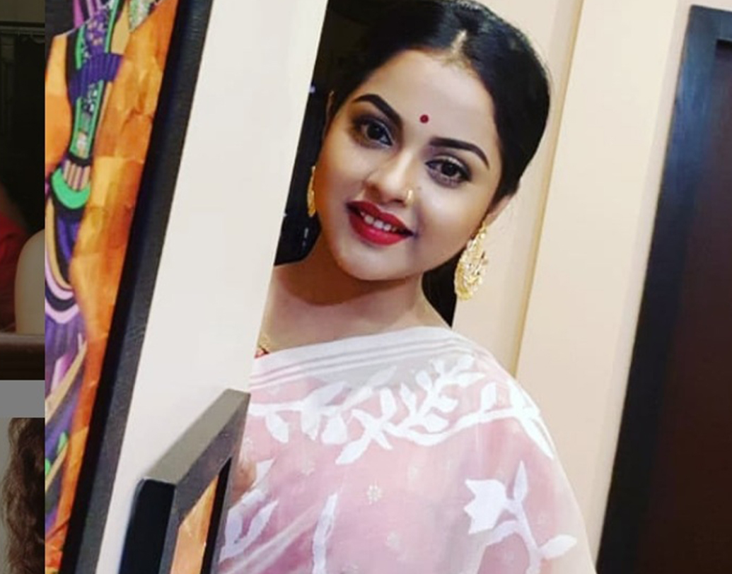 আগামী বুধবার এই জুটির রিসেপশন। সেখানে ইন্ডাস্ট্রির বহু সদস্যের উপস্থিত থাকার সম্ভাবনা রয়েছে।