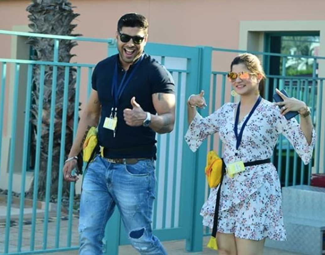 সুখী দম্পতি। বিয়ের পর আপাতত কাজ নিয়ে ব্যস্ত হয়ে পড়েছেন রোশন এবং শ্রাবন্তী।