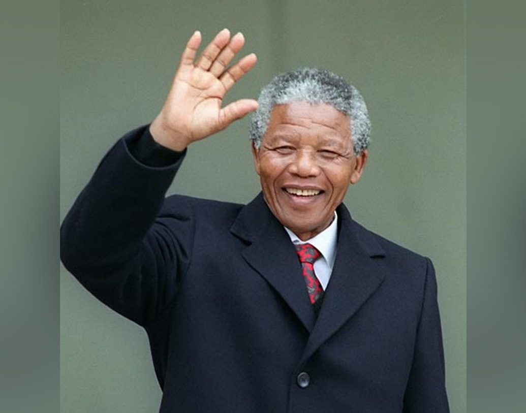 আফ্রিকার সর্বোচ্চ সম্মানের মধ্যে চারটি শ্রেণি রয়েছে, এর মধ্যে প্ল্যাটিনাম অ্যাওয়ার্ড পেয়েছিলেন নেলসন ম্যান্ডেলা। সেই পুরস্কারেও রয়েছে এই স্বর্ণ গন্ডারের ছবি।