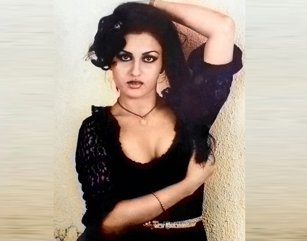 বলিউডের বি গ্রেড ছবিতেও কাজ করেছেন তিনি। ১৯৭৩ সালে জিতেন্দ্রর সঙ্গে ‘জ্যায়সে কি ত্যায়সা’ ছবিতে কাজ করেন। সেই ছবির ‘আব কে সাওন মে ডারে’ গানের সঙ্গে তাঁর নাচ বিপুল জনপ্রিয় হয়।