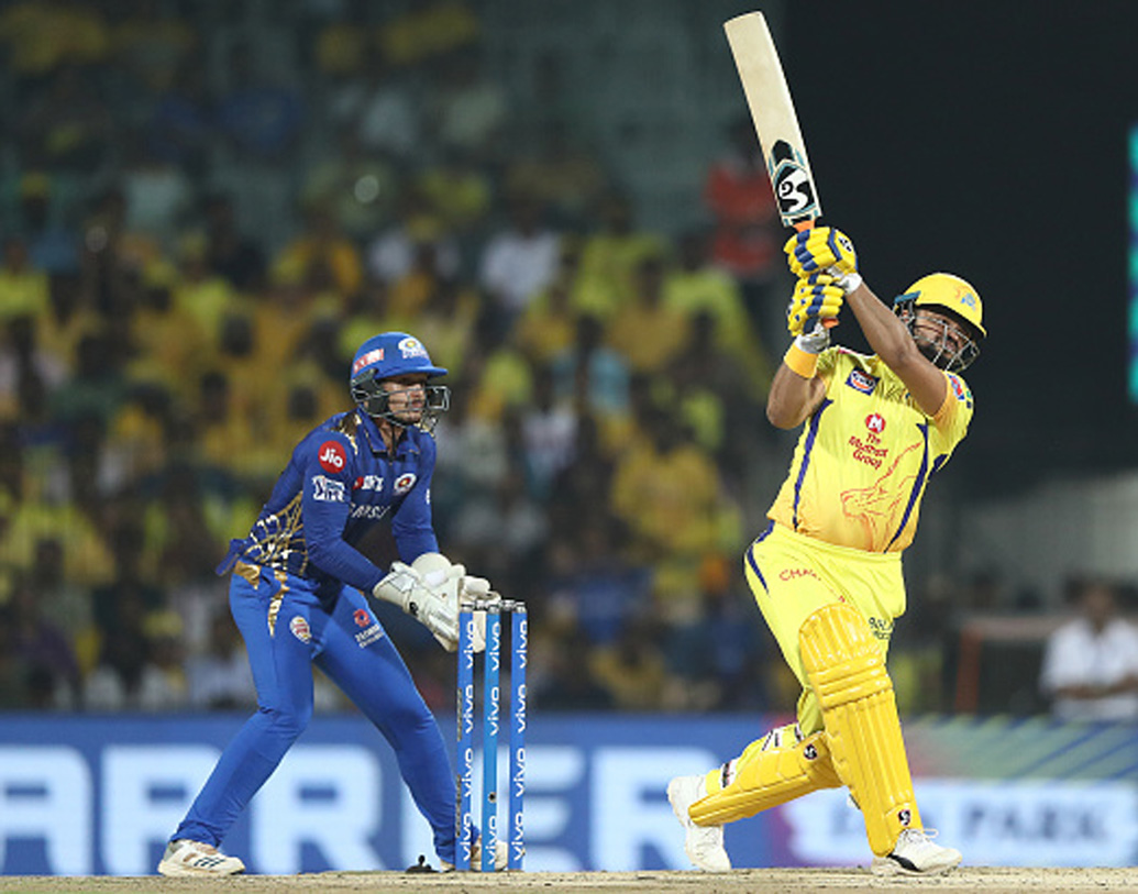 তিন নম্বরে ব্যাট করতে নেমে ৫ রান করে ফেরেন সুরেশ রায়না। পর পর তিন ব্যাটসম্যান ফিরে যাওয়ার ফলে চেন্নাই বড় রান তুলতে পারেনি।