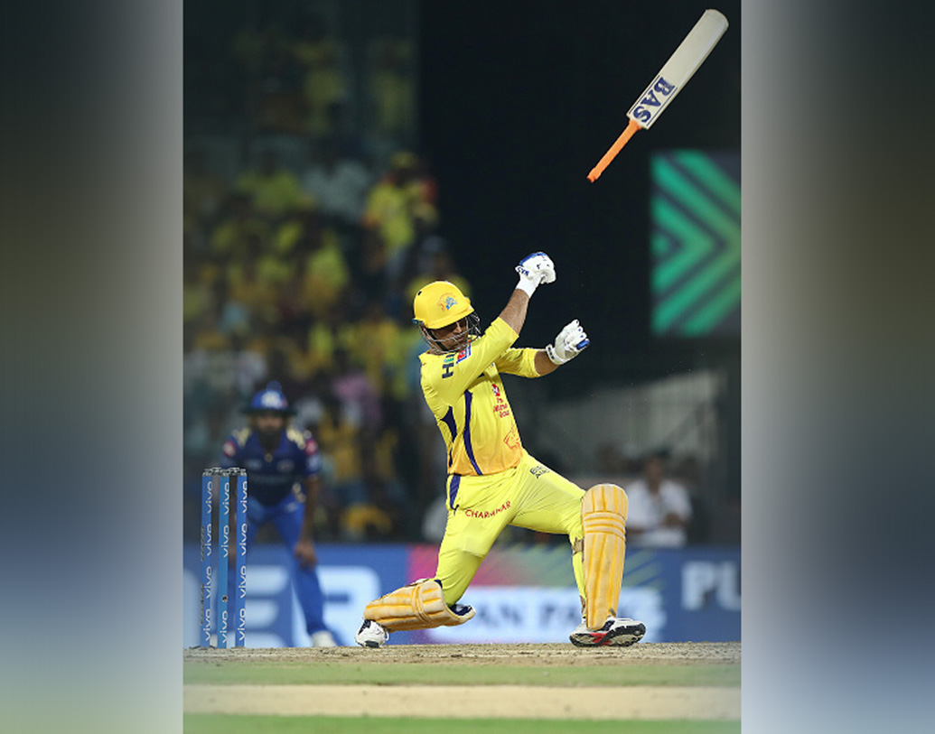 ২৬ বলে ২৬ রান করে কিছুটা ভরসা দেন মুরলী বিজয়। ধোনি ২৯ বলে ৩৭ রানে অপরাজিত রইলেন, রায়ুডু ৩৭ বলে ৪২ করে। কিন্তু তবুও সিএসকে বড় স্কোর গড়ার থেকে পিছিয়ে পড়ে। মাহির হাত থেকে একবার ব্যাটও ছিটকে যায়।