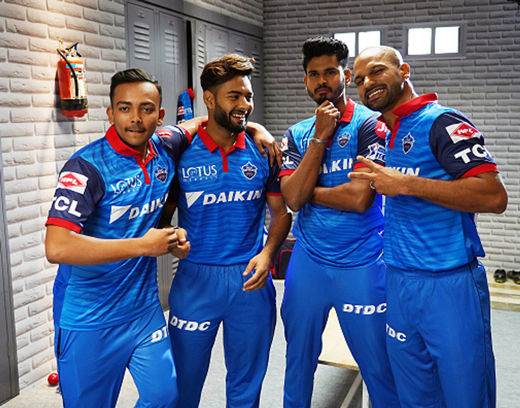 ১০ ওভারে দিল্লি ক্যাপিটালস ১ উইকেটে ৮৩ রান করে ফেলে। প্রথম দিকে এই রান তুলে নেওয়াটা খুব জরুরি ছিল। ফলে পরের দিকে কঠিন উইকেটে রশিদরা দুর্দান্ত কামব্যাক করলেও ম্যাচ থেকে হারিয়ে যায়নি সৌরভের ছেলেরা।