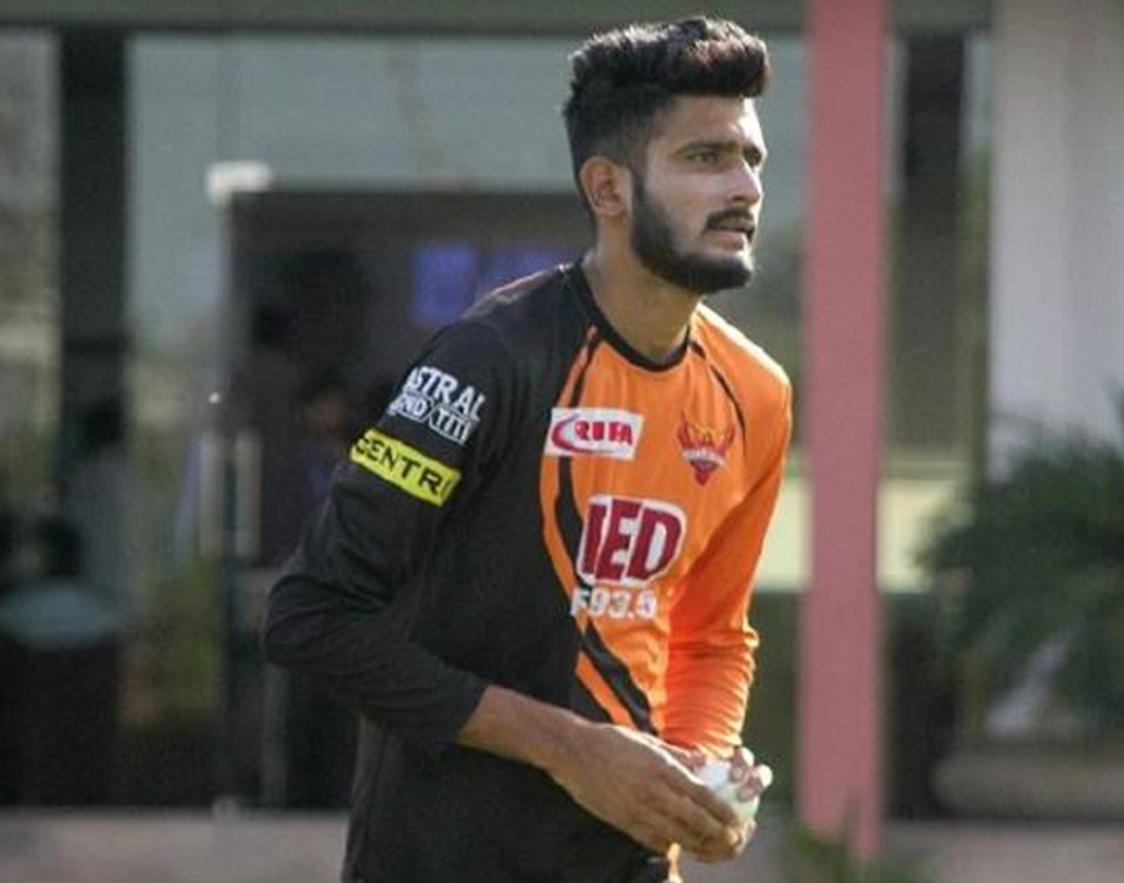 কেন উইলিয়ামসন এ দিন একটা বড় ভুল করে ফেলেন। ইনিংসের ১৮তম এবং সবচেয়ে গুরুত্বপূর্ণ ওভার বাসিল থাম্পিকে দেওয়া উচিত হয়নি তাঁর। ২২ রান দেন থাম্পি। বরং ২ ওভার বাকি থাকা খলিল আহমেদকে বল দিলে ম্যাচের ফল হয়ত অন্যরকম হত।