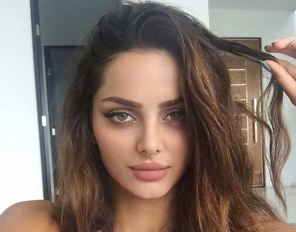 মাহলাঘাও কিন্তু নেটদুনিয়ার ভোটে একবার বিশ্বের সেরা সুন্দরী নির্বাচিত হয়েছিলেন।