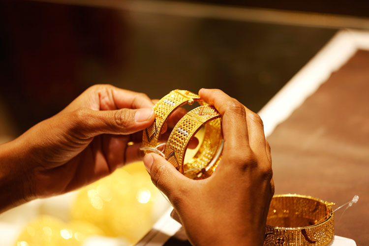 Few less known essential tricks to buy gold jewelry dgtl 
