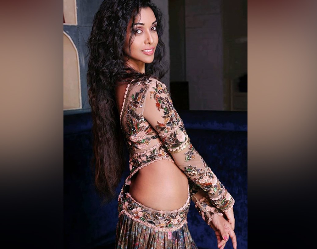 ‘টাইগার জিন্দা হ্যায়’ ছবিতেও দেখা গিয়েছে তাঁকে। অনুরাগ বসুর ‘স্টোরিজ বাই রবীন্দ্রনাথ টেগোর’-এ রবি ঠাকুরের গল্পের নায়িকাও হয়েছিলেন তিনি।