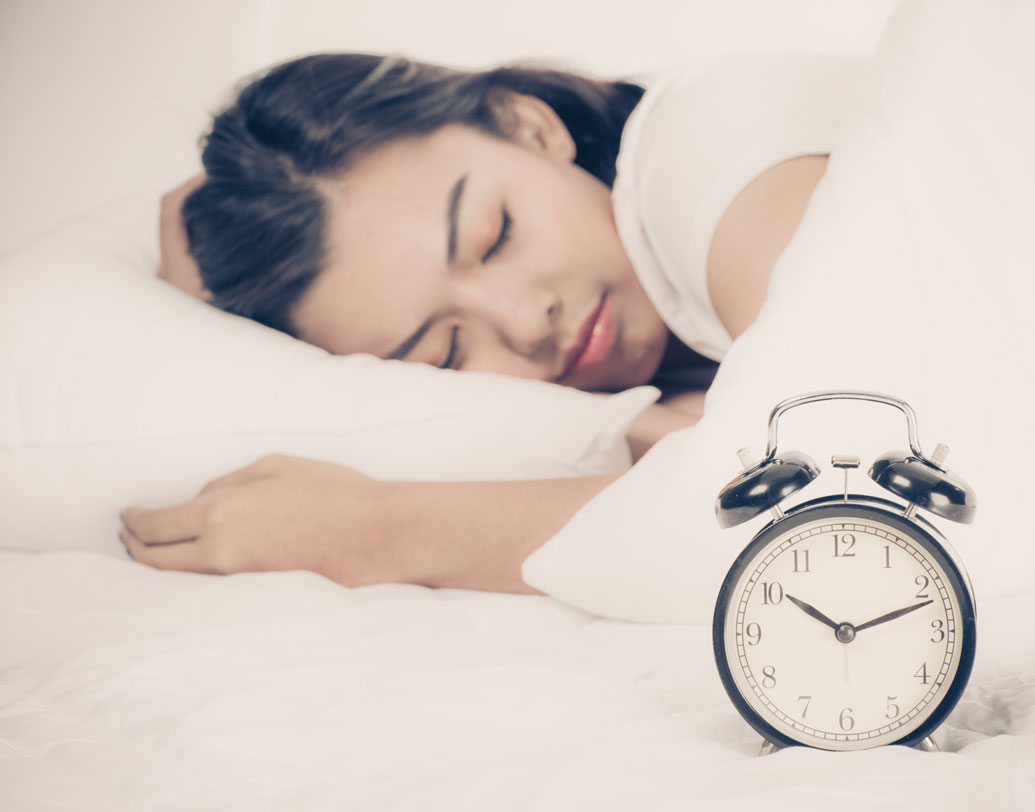 প্রতি দিন একই সময়ে ঘুমোতে যাওয়া অভ্যাস করুন। স্লিপ হাইজিন রক্ষা করা খুবই জরুরি।