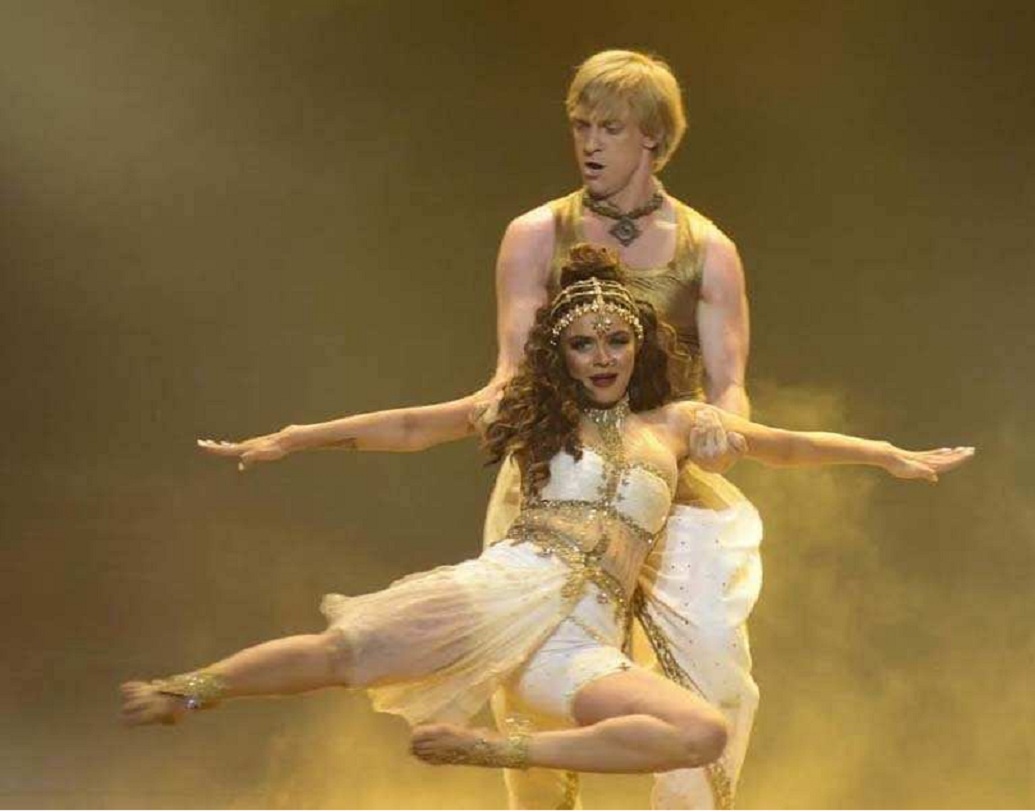 ২০১৭ সালে জনপ্রিয় ডান্স রিয়েলিটি শো 'নাচ বালিয়ে'-তেও  তাঁরা জুটি বাঁধেন এবং খুব অল্প সময়েই দর্শকের মন জিতে নেন। যদিও বিজয়ী হননি তাঁরা।