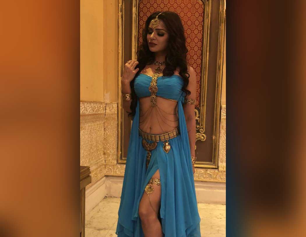 নাচ অন্ত প্রাণ এই টেলি নায়িকা প্রায়ই নাচের নানান রকমের ভিডিও পোস্ট করেন সোশ্যাল মিডিয়ায়।