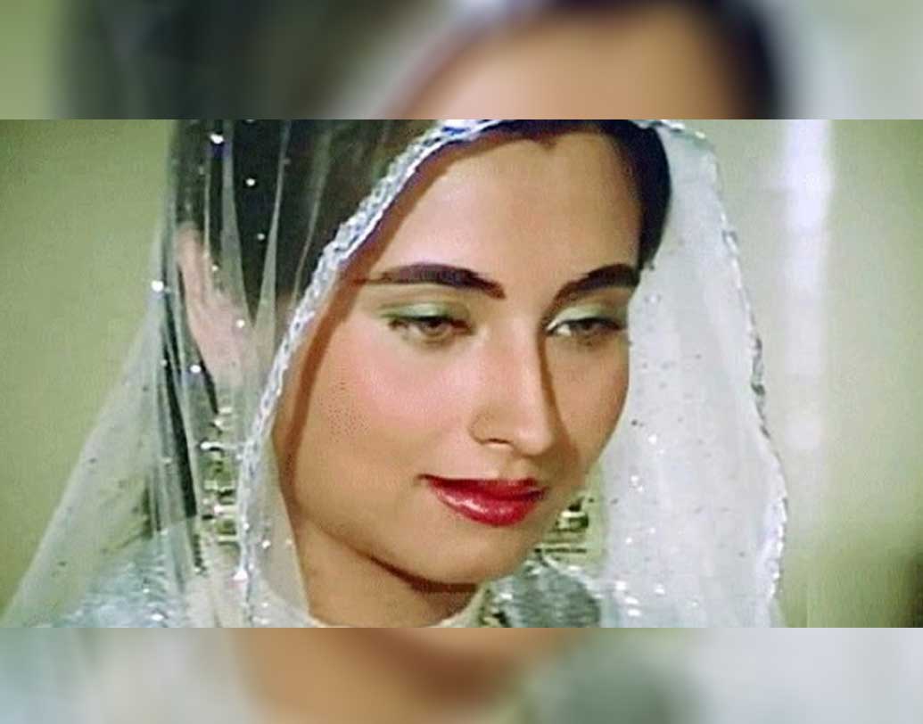 বলিউডে সালমার ডেবিউ হয়েছিল বলদেব রাজ চোপড়া পরিচালিত ‘নিকাহ’ ছবিটি দিয়ে। মুক্তি পেয়েছিল ১৯৮২-র ২৪ সেপ্টেম্বর।