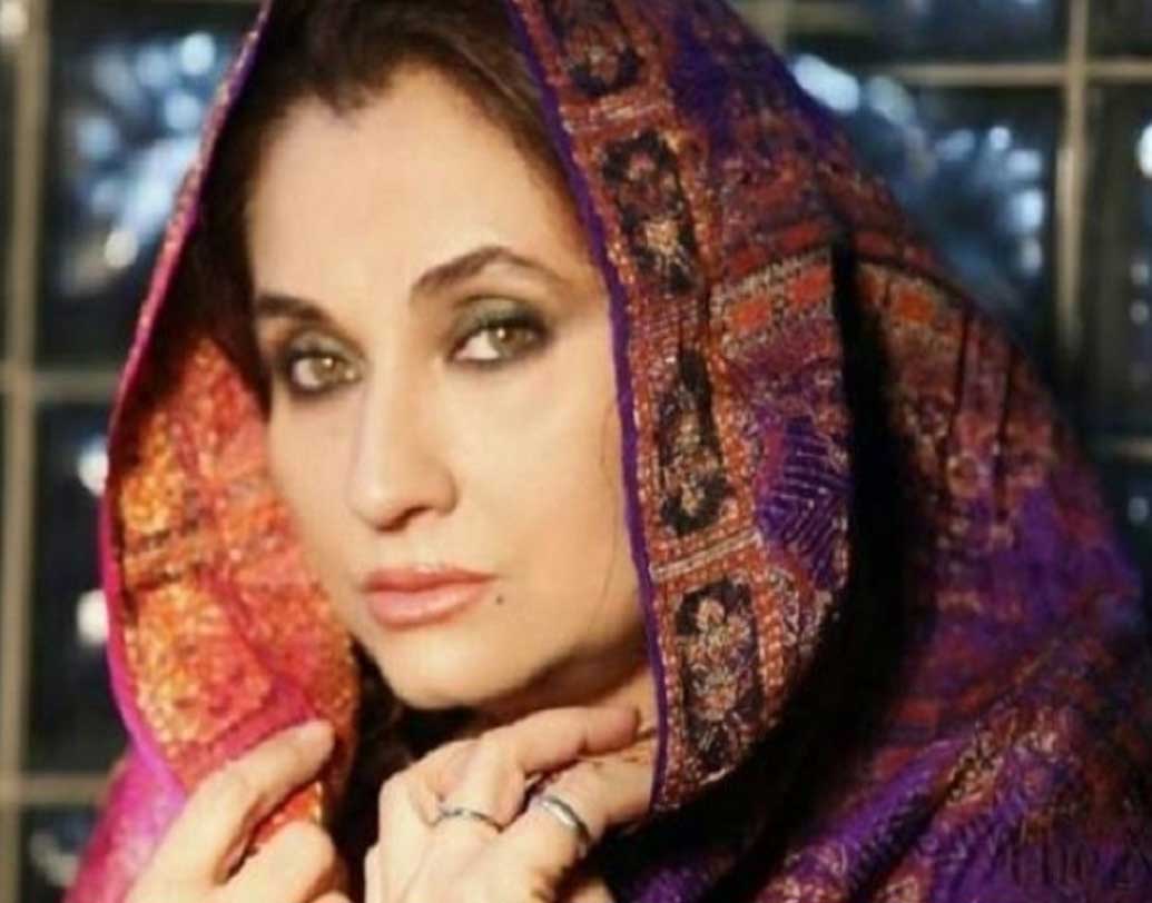 পরে অভিনয়ের সংখ্যা কমিয়ে দিলেও গান ছাড়েননি। মেহেদি হাসানের সঙ্গে গজলের অ্যালবামও করেছিলেন সালমা।