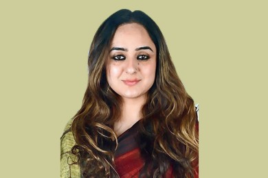 তাঁর এই অসামান্য সাহসিকতার জন্য ১১জুন ২০১৮ ‘ইন্ডিয়ান মার্চেন্ট চেম্বার’-এর মহিলা শাখা তাঁকে ‘উম্যান অফ দ্য ইয়ার’ শিরোপায় ভূষিত করে।