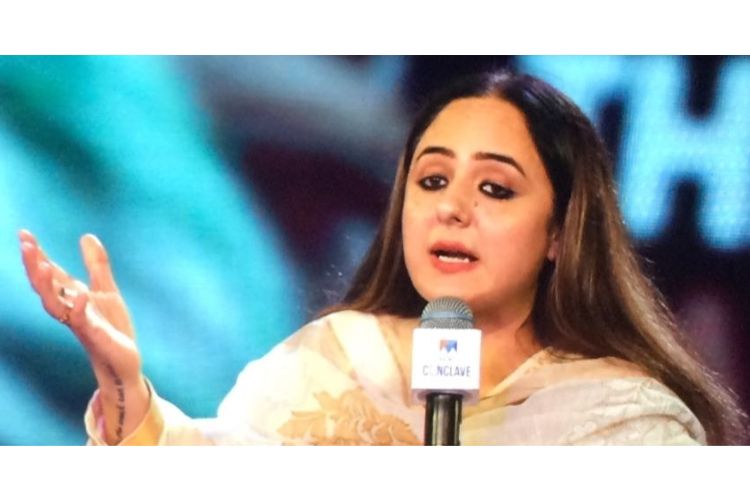 ‘লাডলি অ্যাওয়ার্ড ,‘চরখা অ্যাওয়ার্ড’ ইত্যাদি নানান পুরস্কার রয়েছে তাঁর ঝুলিতে।