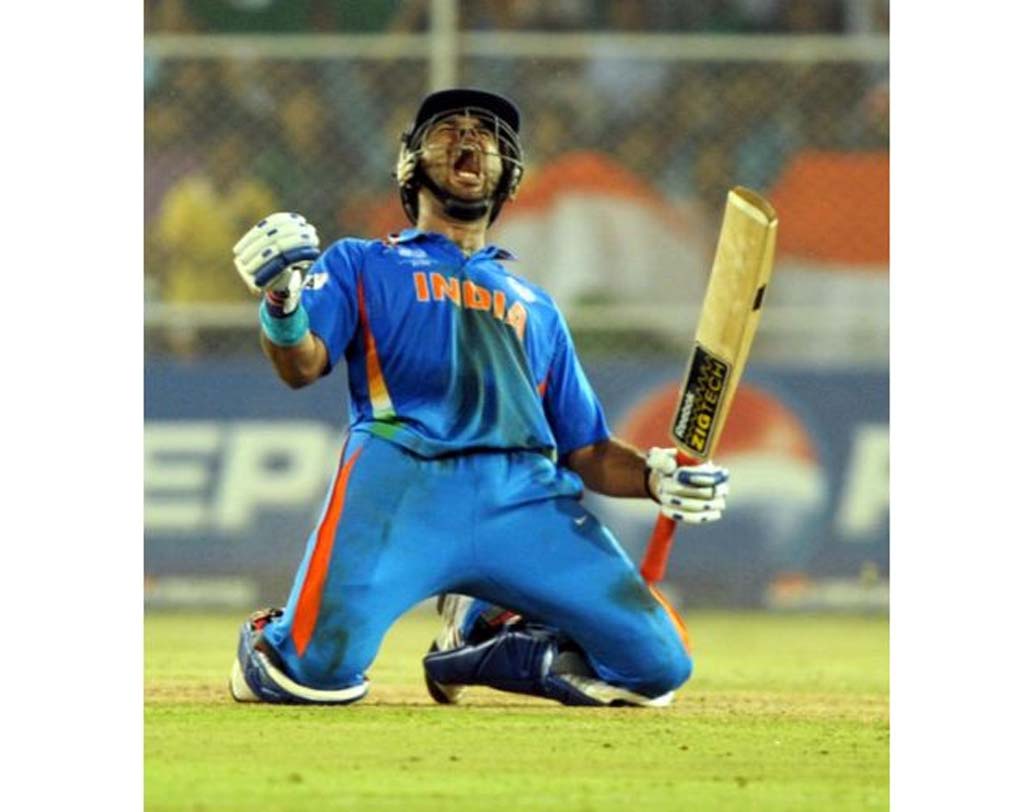 ২০০৮ সালে রাজকোটে ইংল্যান্ডের বিরুদ্ধে অপ্রতিরোধ্য ১৩৮ রান করে ৩৮৭ রানের পাহাড় সমান লক্ষ্যমাত্রা রাখতে প্রধান ভূমিকা নেন যুবরাজ। মাত্র ৬৪ বলে শতরান করে ইংল্যান্ডের বিরুদ্ধে দ্রুততম শতরান করার রেকর্ডও করেন তিনি। গোটা ইনিংসে কোমরে একটি বেল্ট পরে ব্যাট করেছিলেন যুবি।